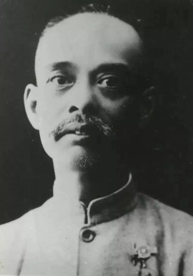 直到深夜12时,彭泽民来告诉我
