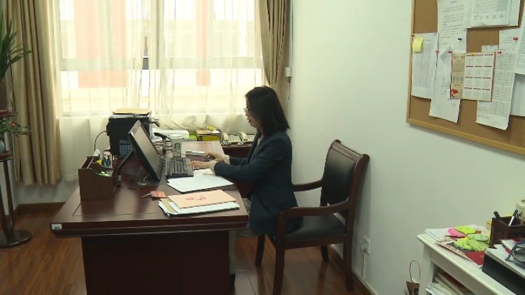 政协委员王雅琴建议：建设“学区共享学生游泳馆”