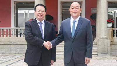 龚正市长率上海市代表团访问澳门，会见澳门特区行政长官贺一诚，签署6份协议