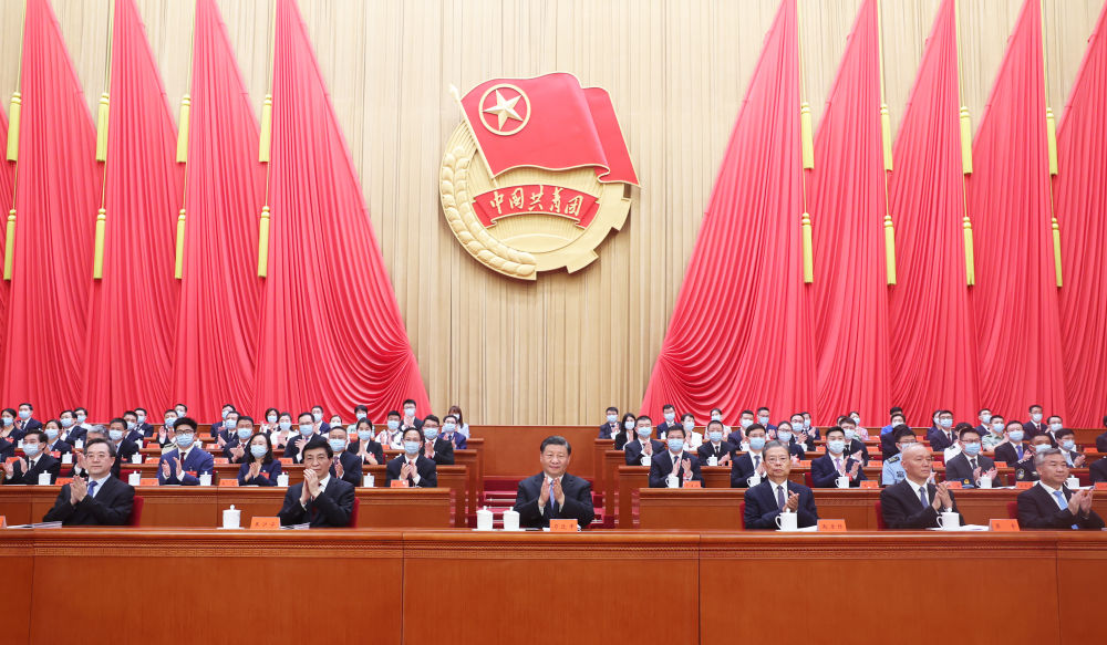 6月19日,中国共产主义青年团第十九次全国代表大会在北京人民大会堂开幕。习近平、赵乐际、王沪宁、蔡奇、丁薛祥、李希等在主席台就座,祝贺大会召开。新华社记者 鞠鹏 摄