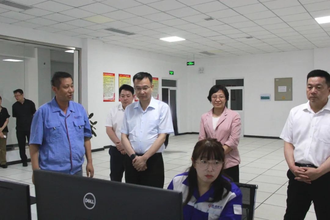 7月19日，省政协主席周波在营口昌成新材料科技有限公司调研。