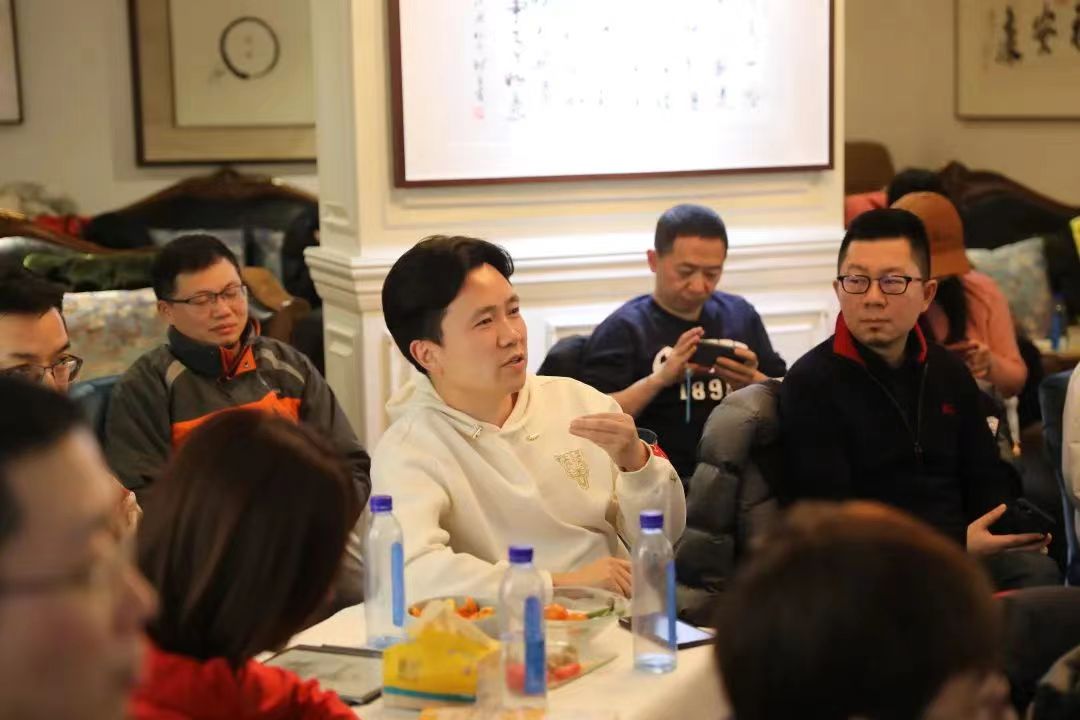 朱锦川：黄浦区政协委员、教科卫体委副主任，农工党上海市委文化体育工作委员会副主任