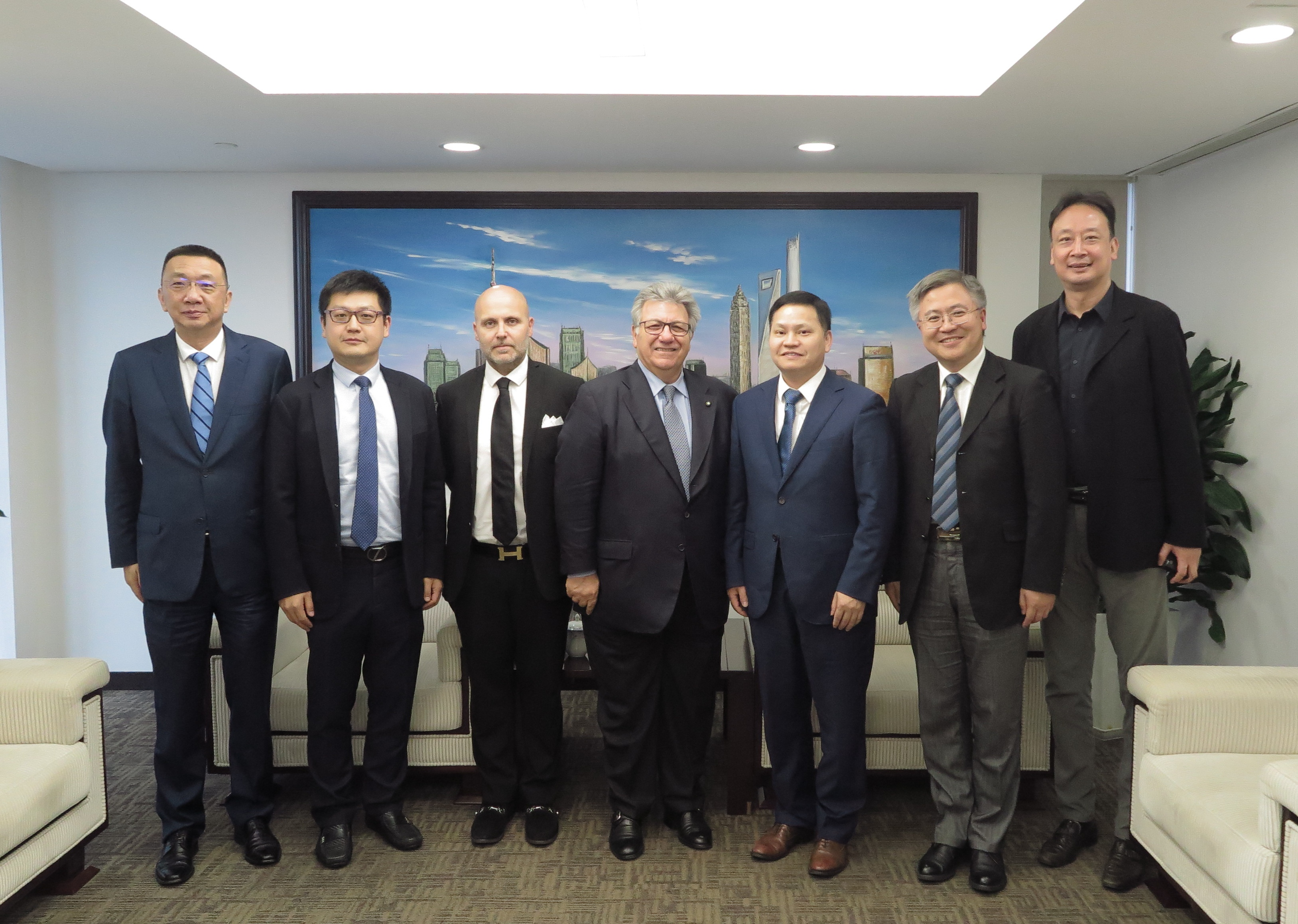 2023年5月,联合国国际珠宝联合会会长到访上海