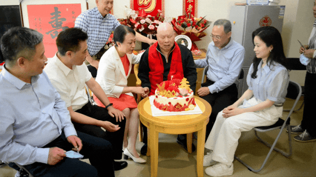 为郑老庆生