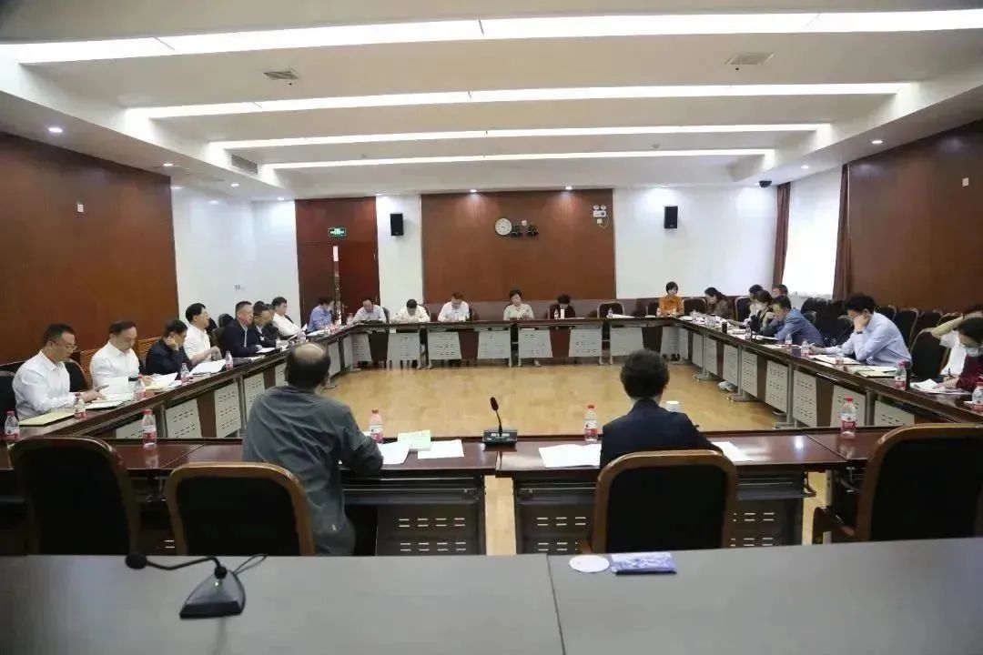 主题授课学习及分组讨论。