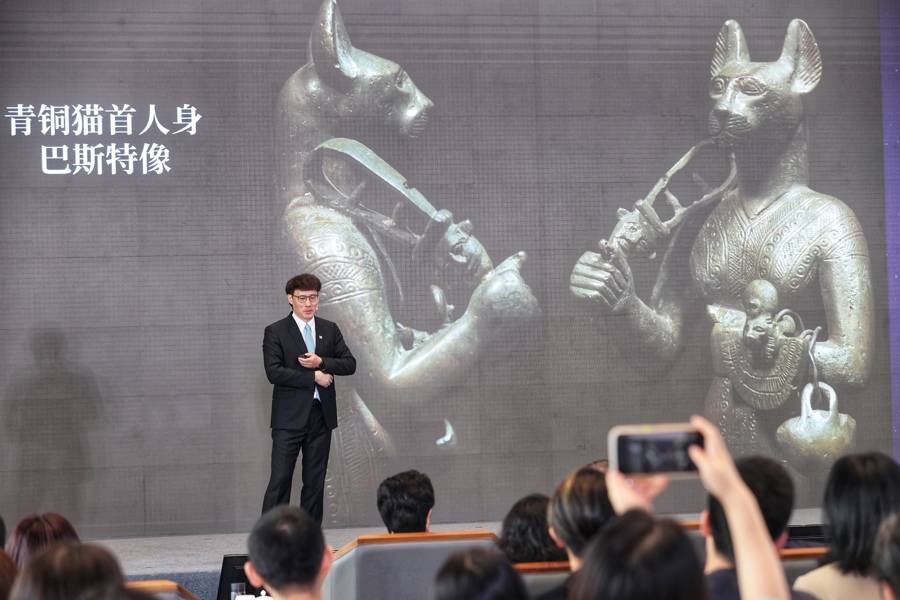 上海博物馆馆长褚晓波在现场演讲中结合图文、视频，正式对外预告展览整体概况。