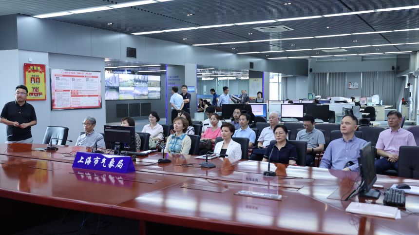 2023年7月31日，市政协民盟界别赴市气象局调研上海极端降水预测模型
