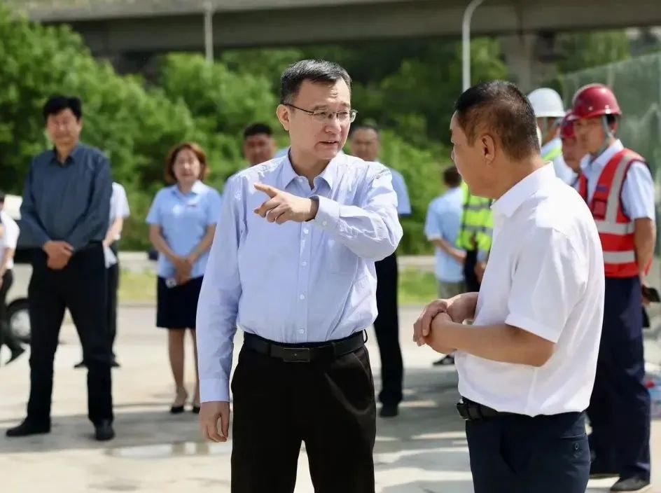 6月13日，省政协主席周波在辽宁长生生物技术股份有限公司调研。