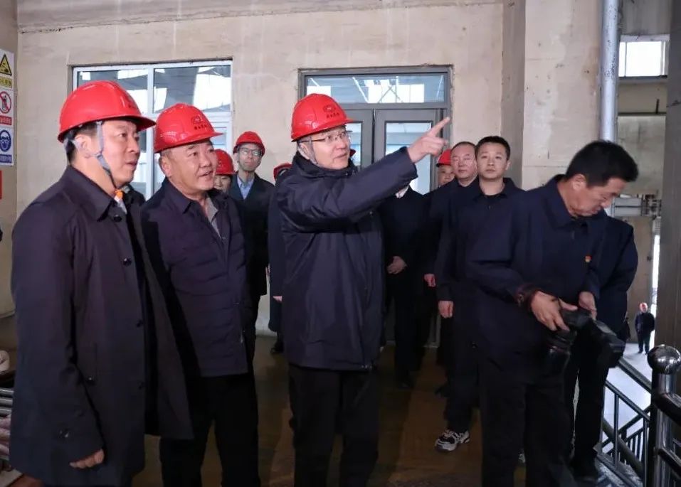 周波在葫芦岛锌业股份有限公司电解铜车间调研。