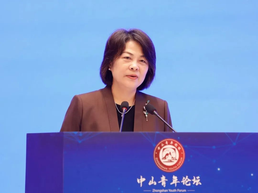 吴晶出席开幕会并致辞
