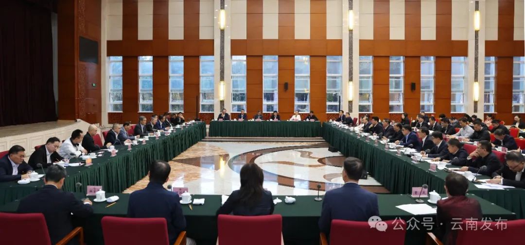 近日，梁振英在滇视察并出席视察情况反馈会。黄兴能 摄