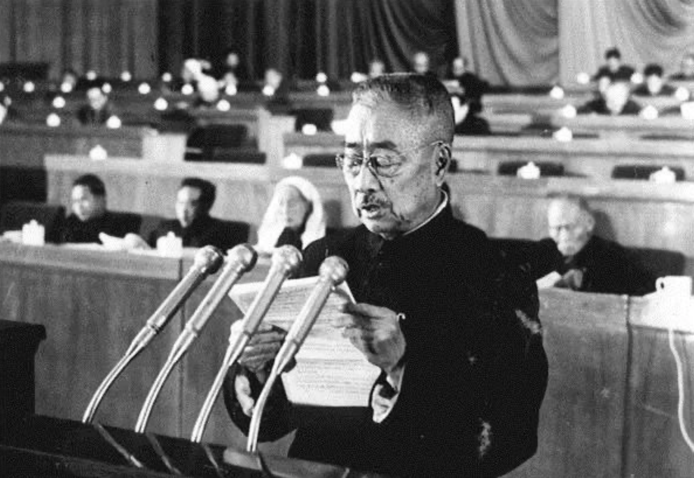 1966年7月31日，由于民进中央主席马叙伦长期患病，民进中央常委会决定周建人代理民进中央主席。图为周建人在全国人大会议上。