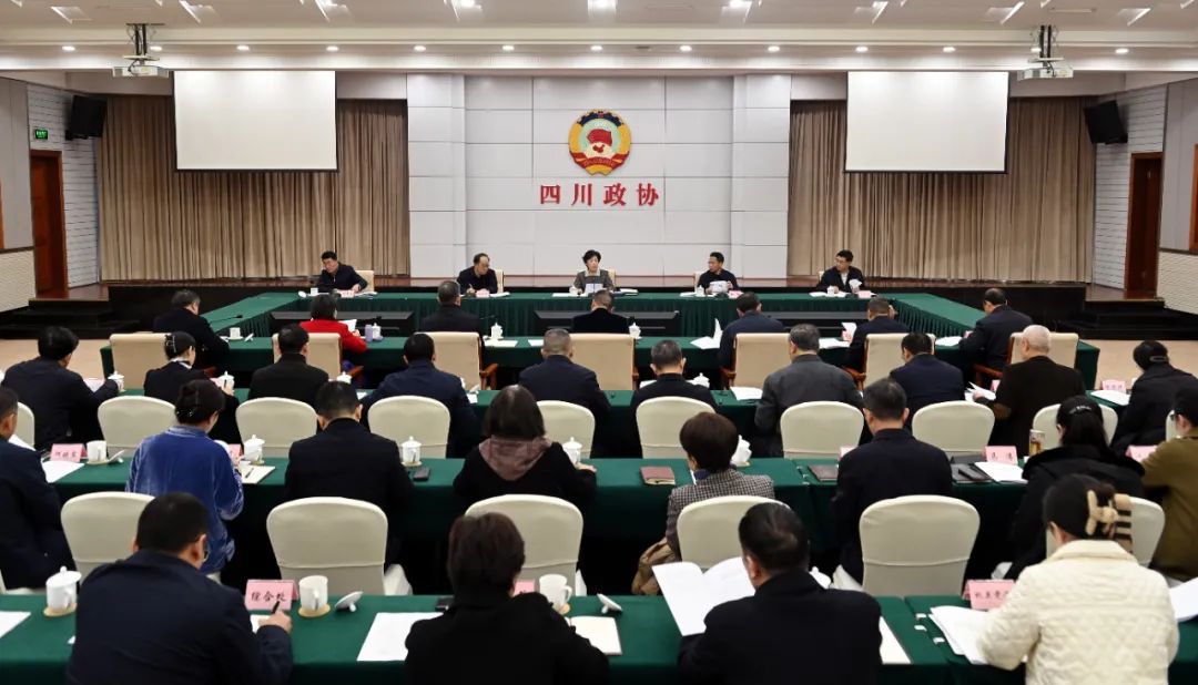 会议现场。记者 姜寒冬 摄