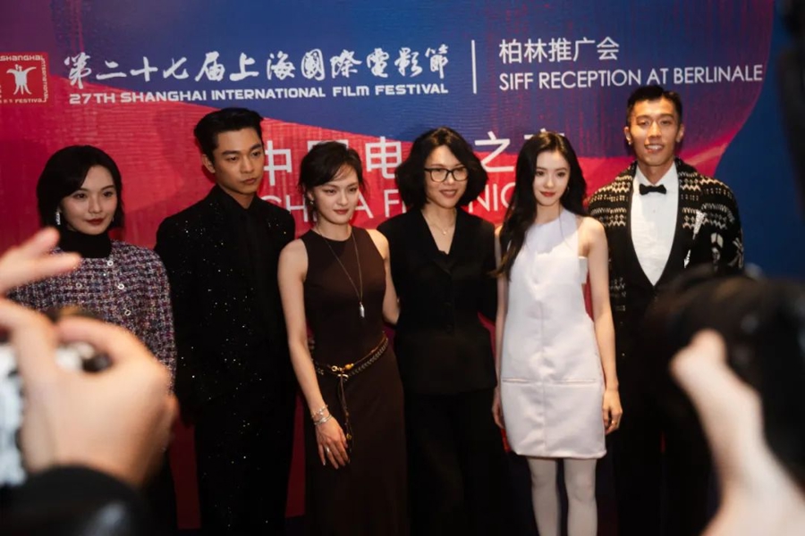 《想飞的女孩》剧组出席2025年上海国际电影节柏林推广会