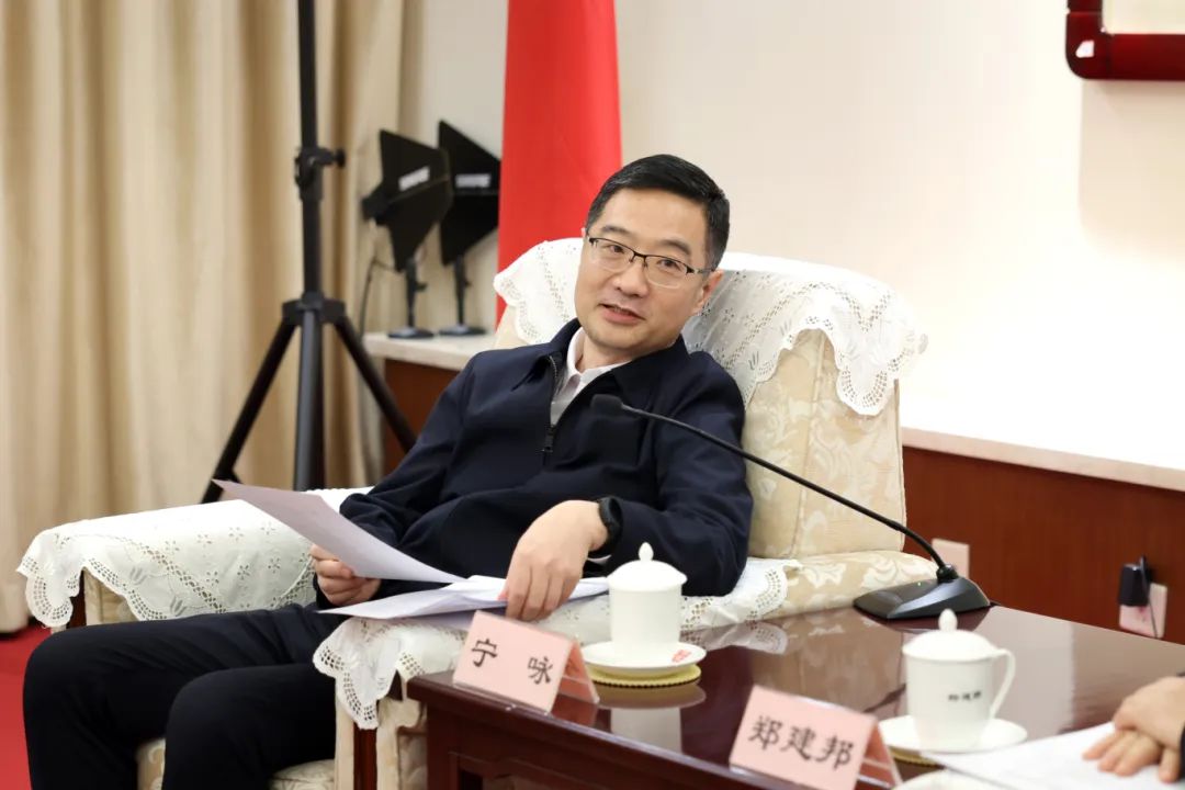 宁咏介绍有关情况