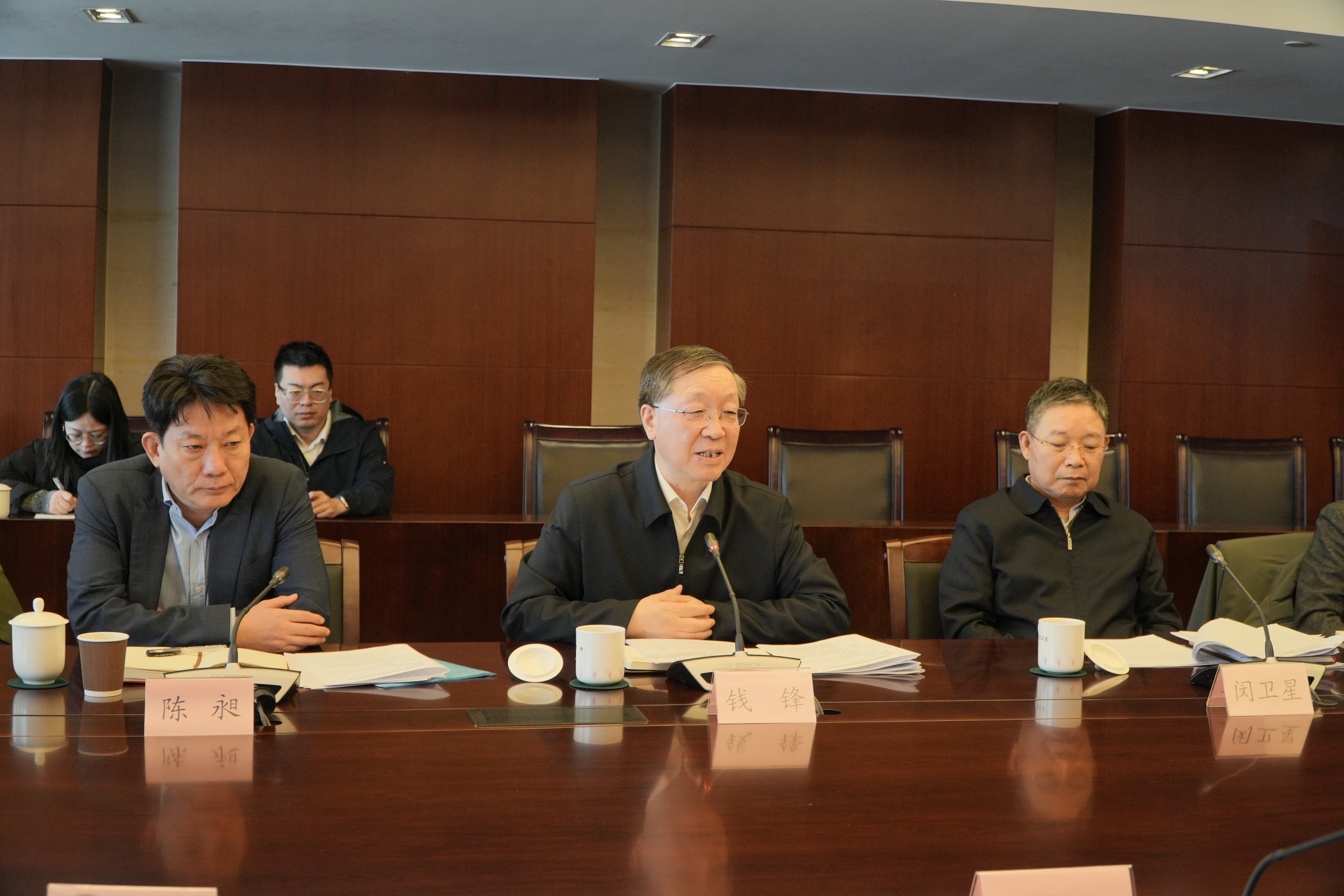 市政协副主席钱锋在会上作讲话