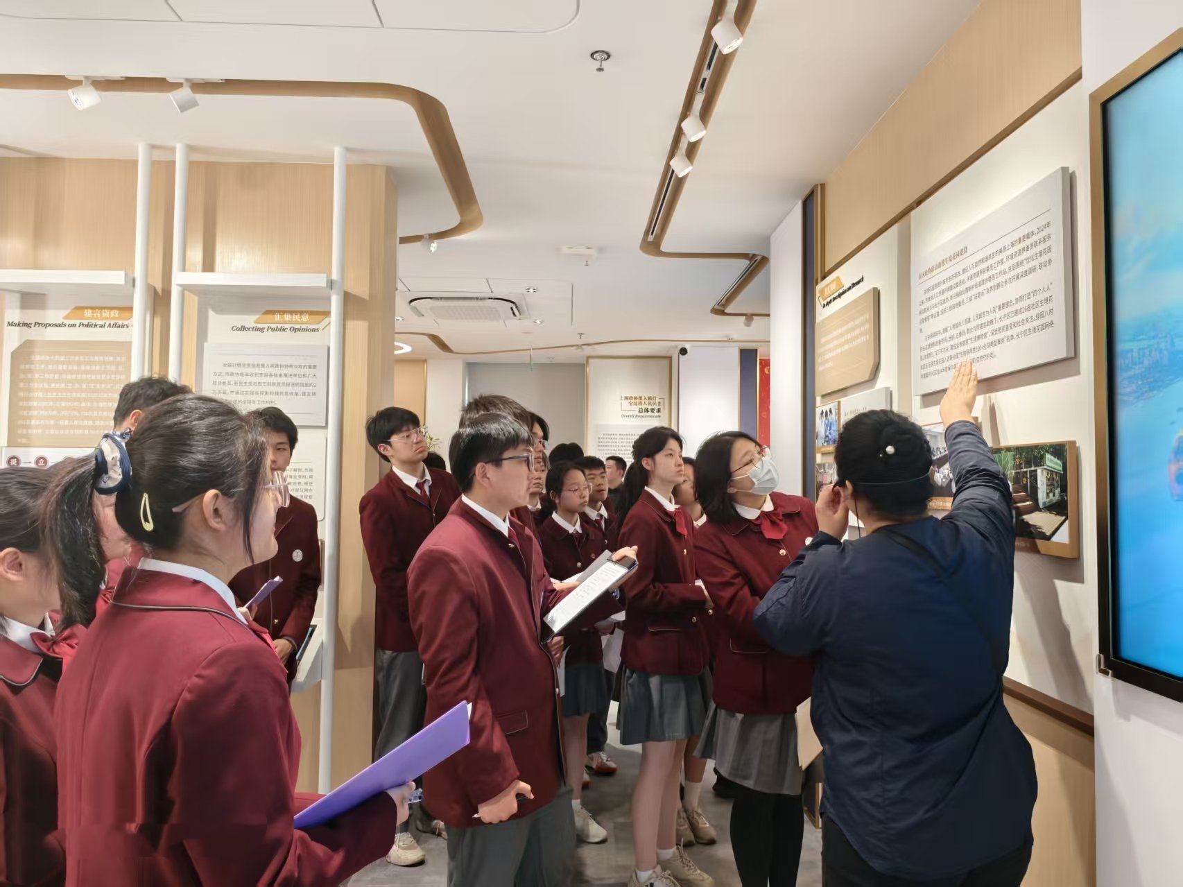 中学生走进实践点体验“沉浸式研学”