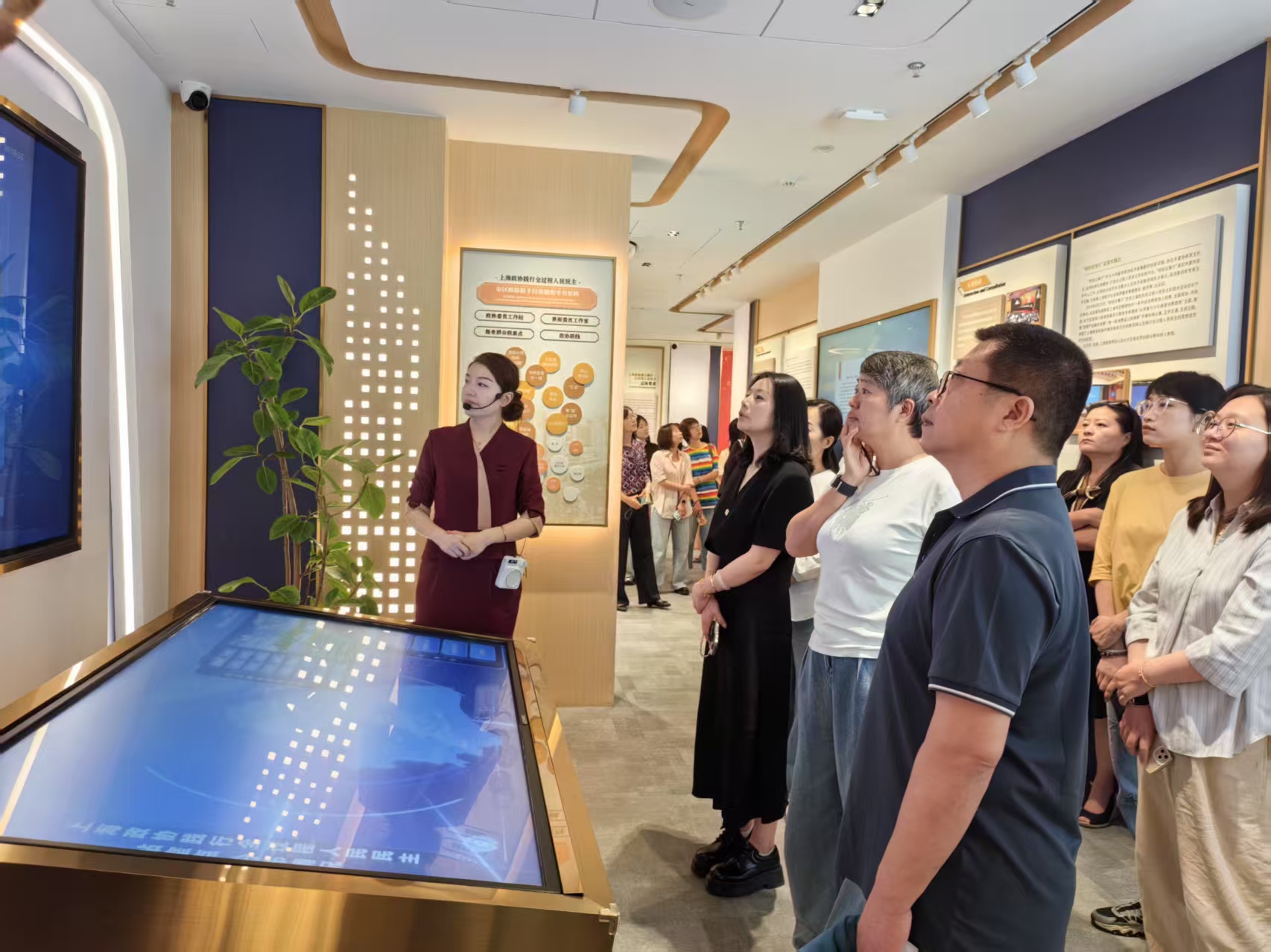 参观实践点展厅