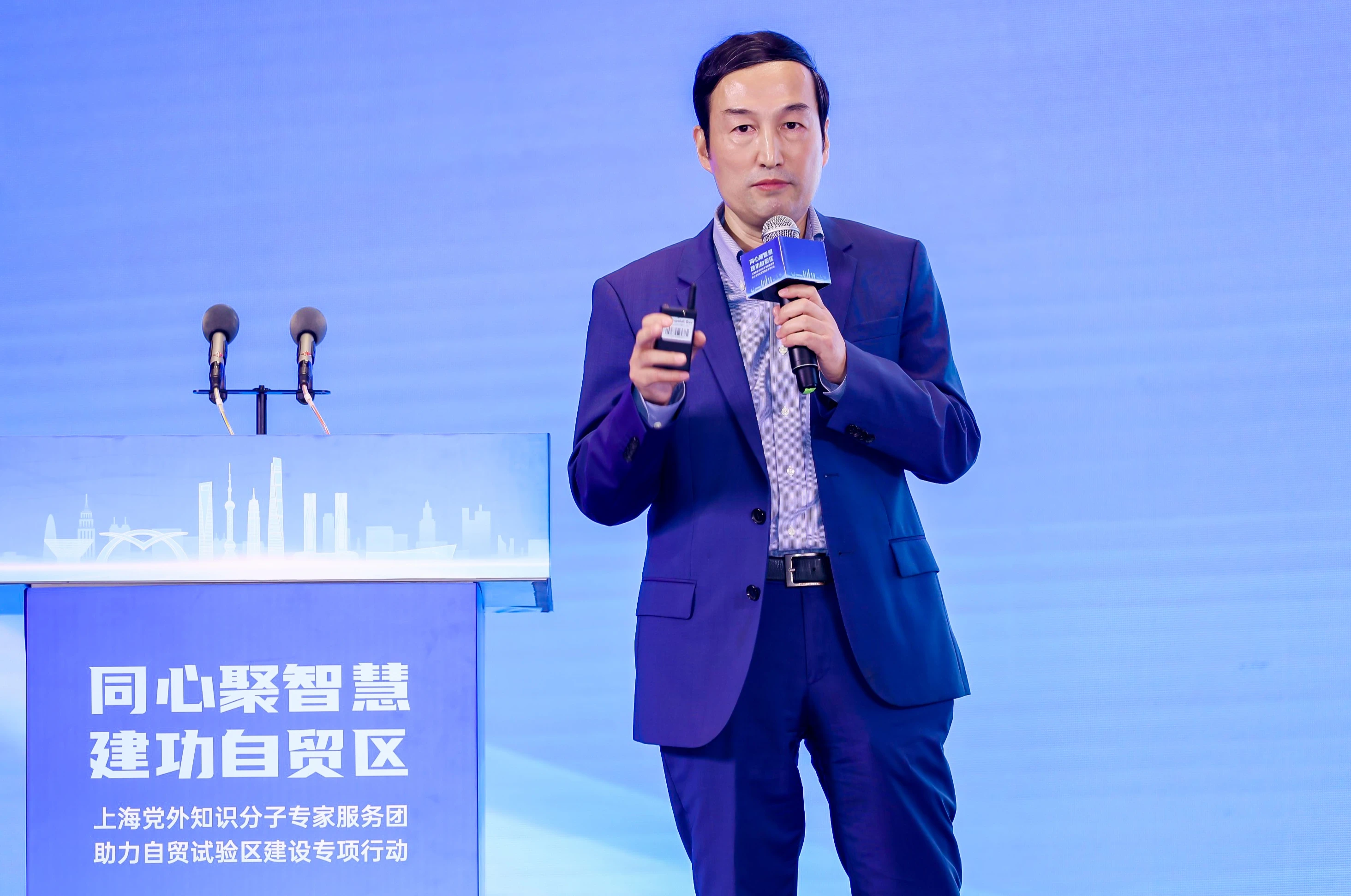 孙立行：上海市政协委员、上海社会科学院世界经济研究所研究员