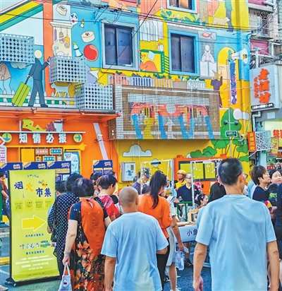 上海市浦东新区东明路街道集市。蒙小新摄