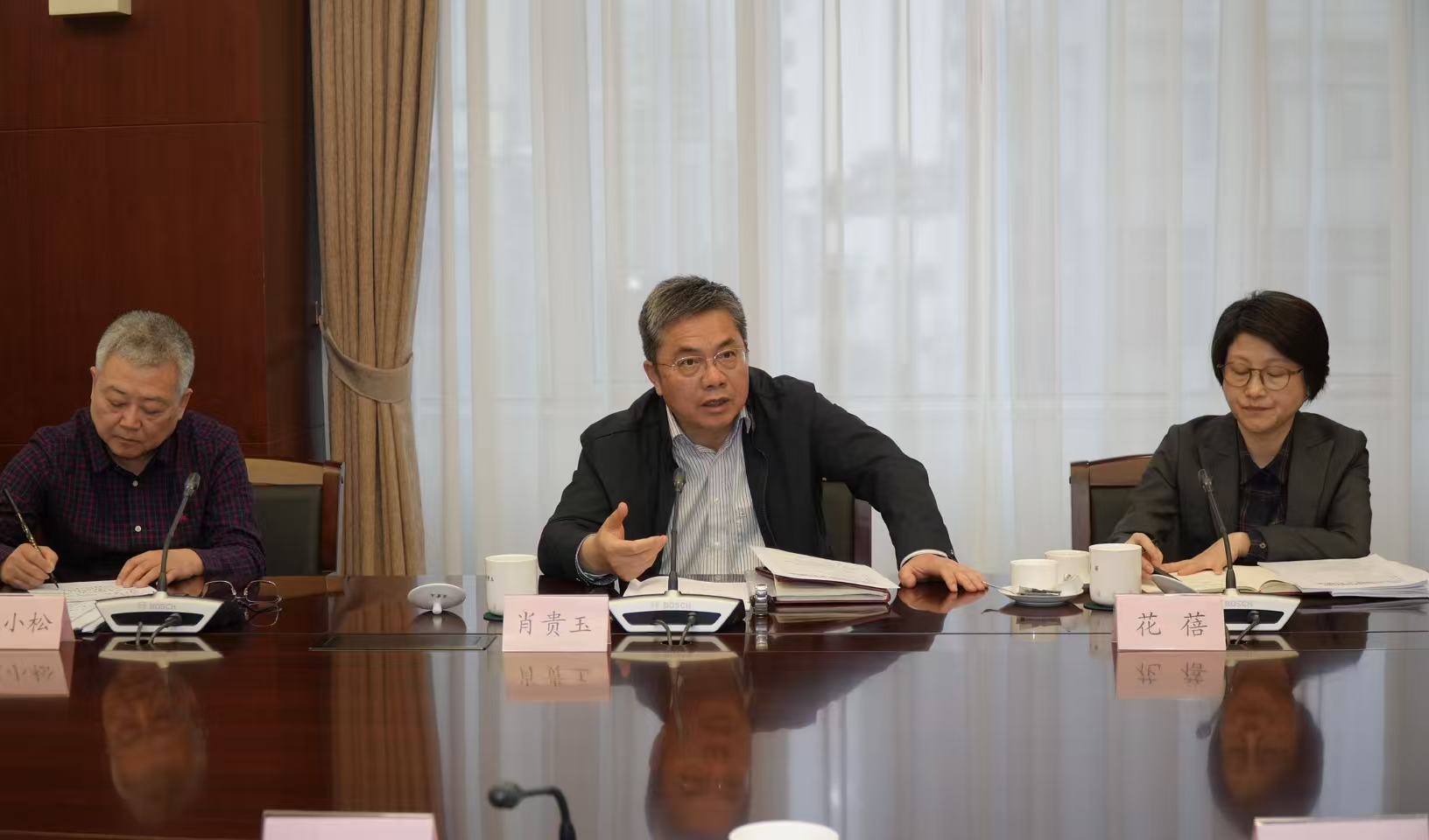 市政协副主席肖贵玉讲话