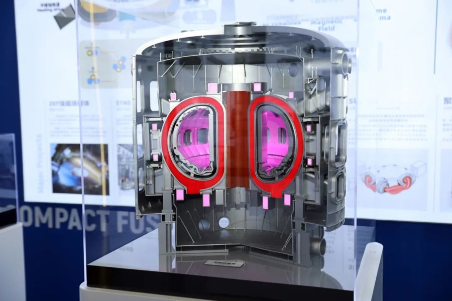 托卡马克装置模型（上海超导供图）
