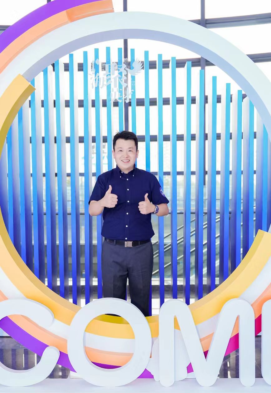 普陀区政协委员 许磊