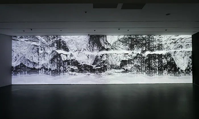 金江波的 “元 ·逍遥”展厅现场