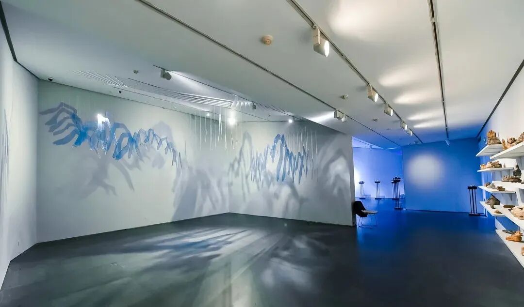 《元·重嶂》，亚克力，2022