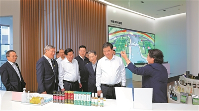 调研组在海南澳斯卡国际粮油有限公司调研。