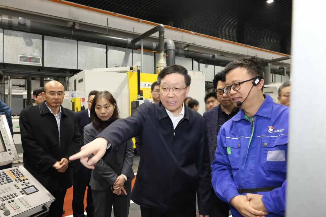 调研上海汽轮机厂叶片中心 王嘉琪 摄