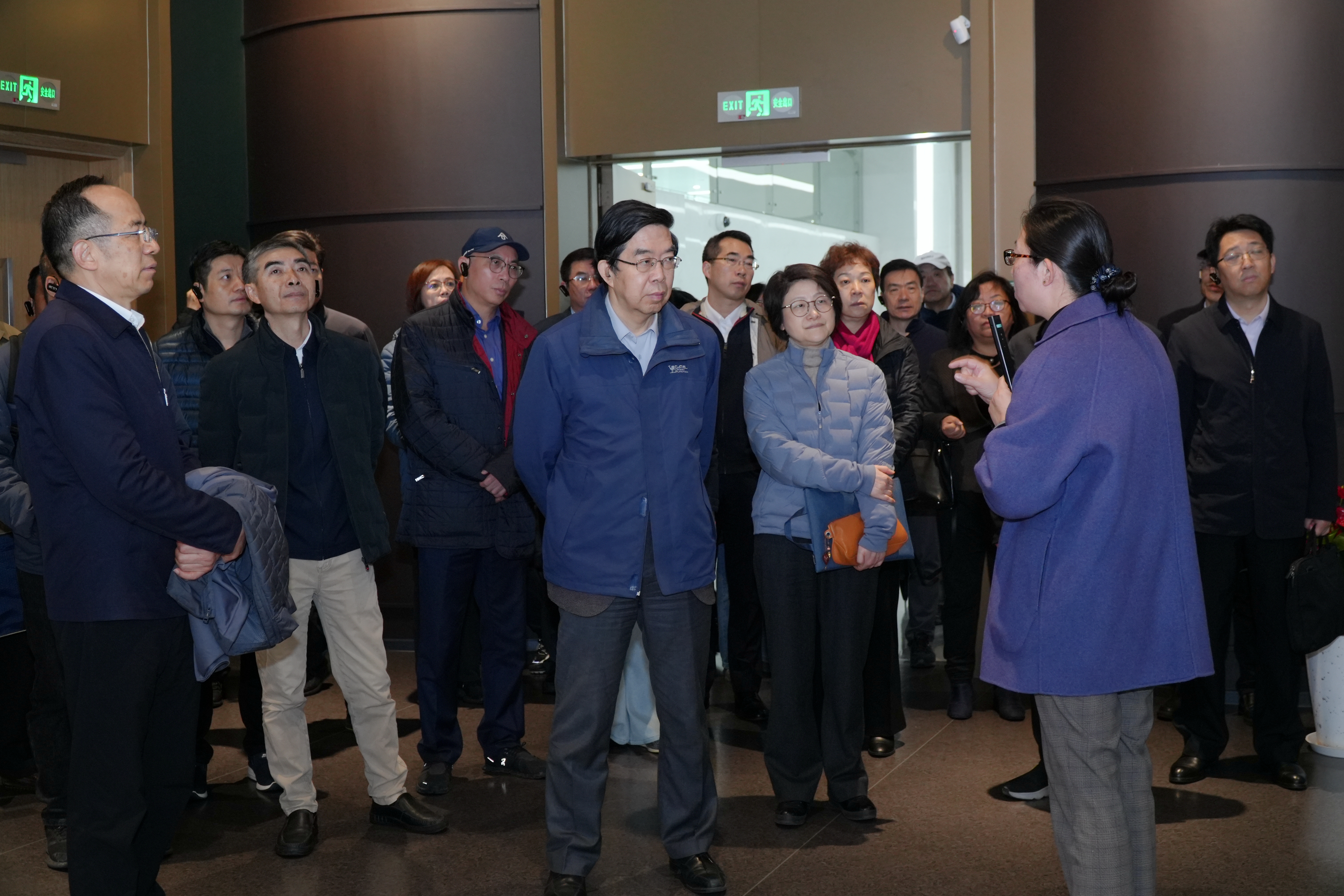 参观考察上海市档案馆