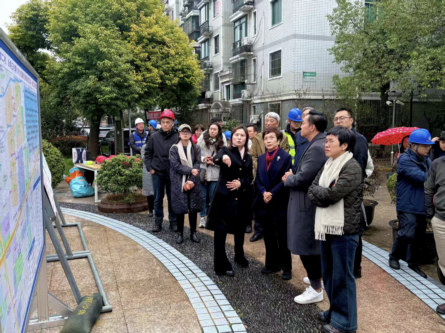 实地调研小区雨污混接整治工作推进情况