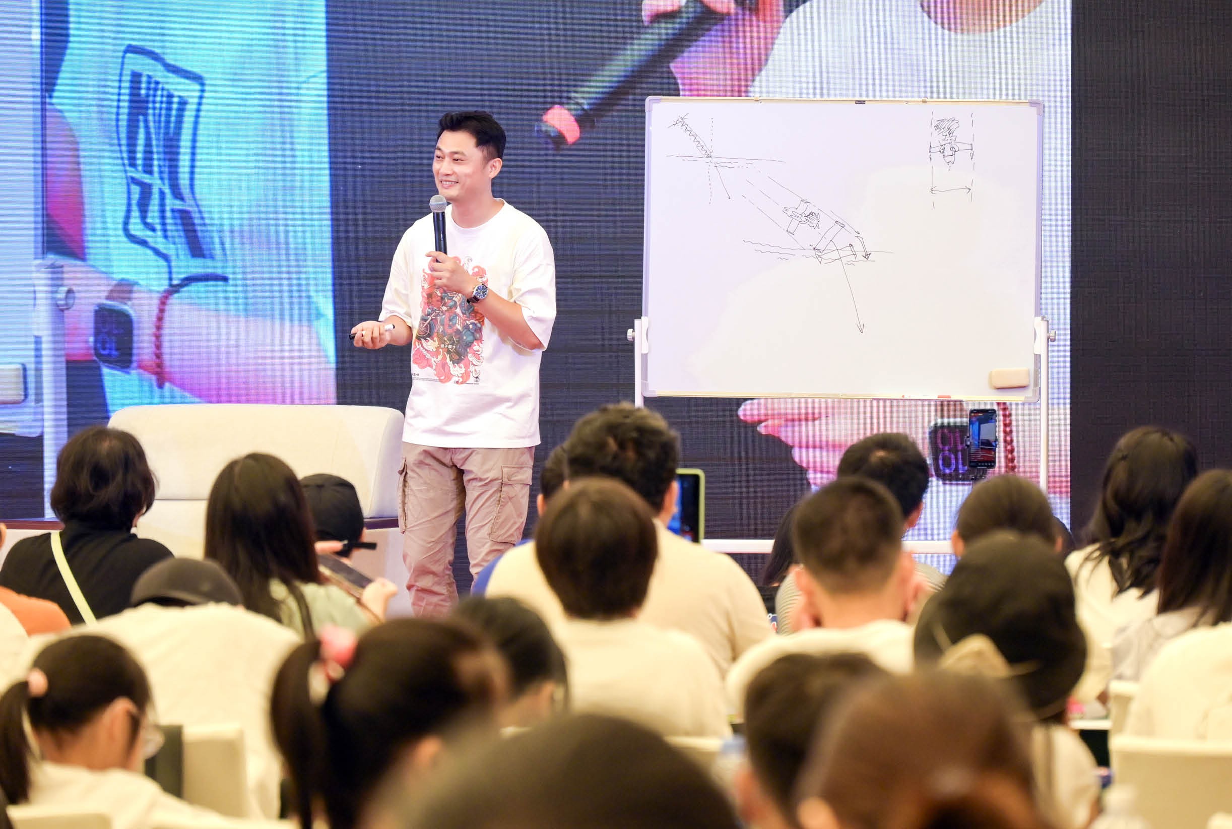 一块白板,画出万象。混子哥擅长把晦涩抽象、一本正经的硬核知识转化为简单具象、有趣好玩的内容。