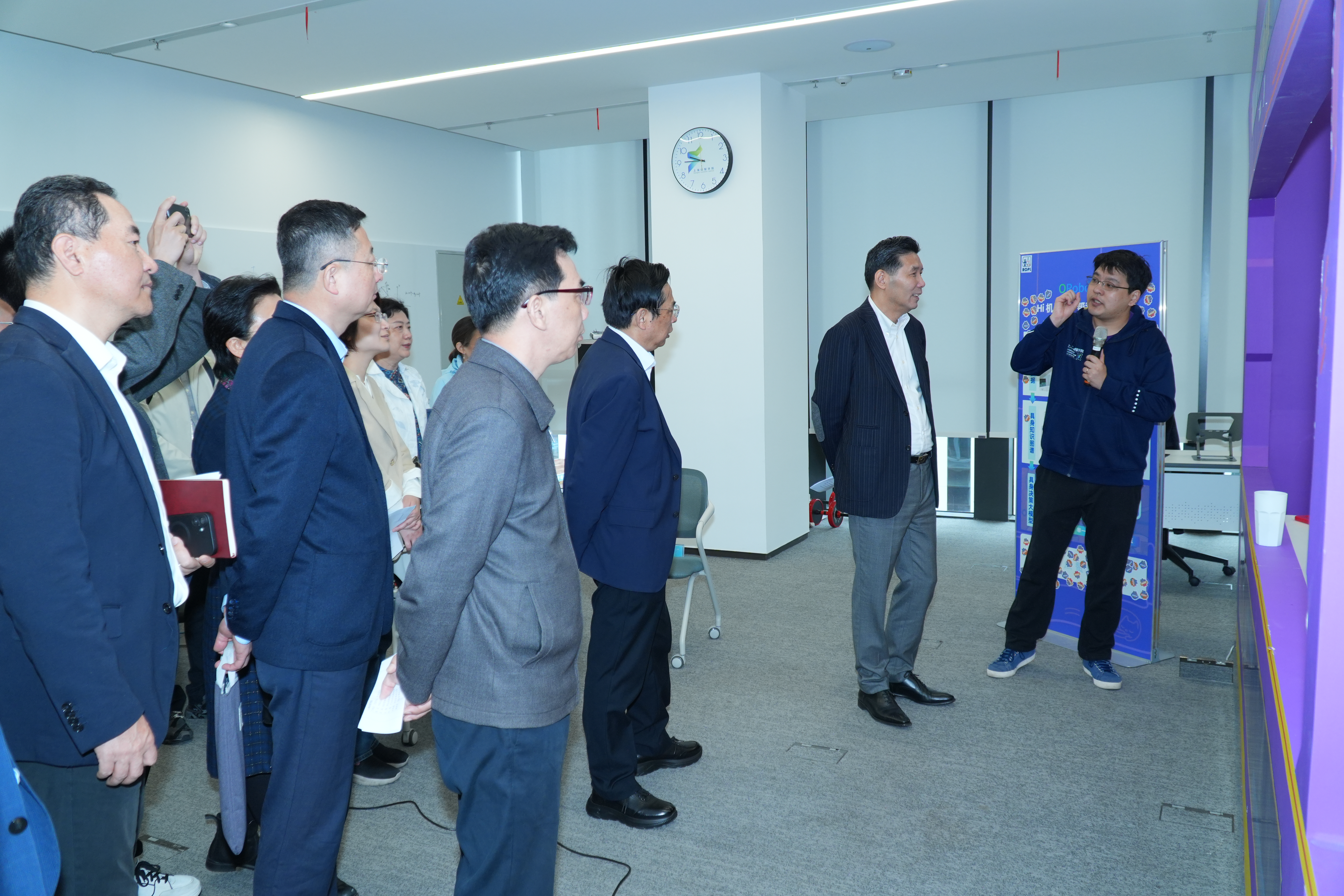 参观上海创智学院