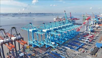图为振华重工长兴岛基地。崇明区新闻办供图