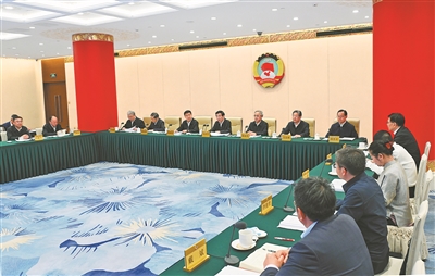5月21日，全国政协在北京召开远程协商会，中共中央政治局常委、全国政协主席王沪宁主持会议。 人民政协报记者 姜贵东 摄