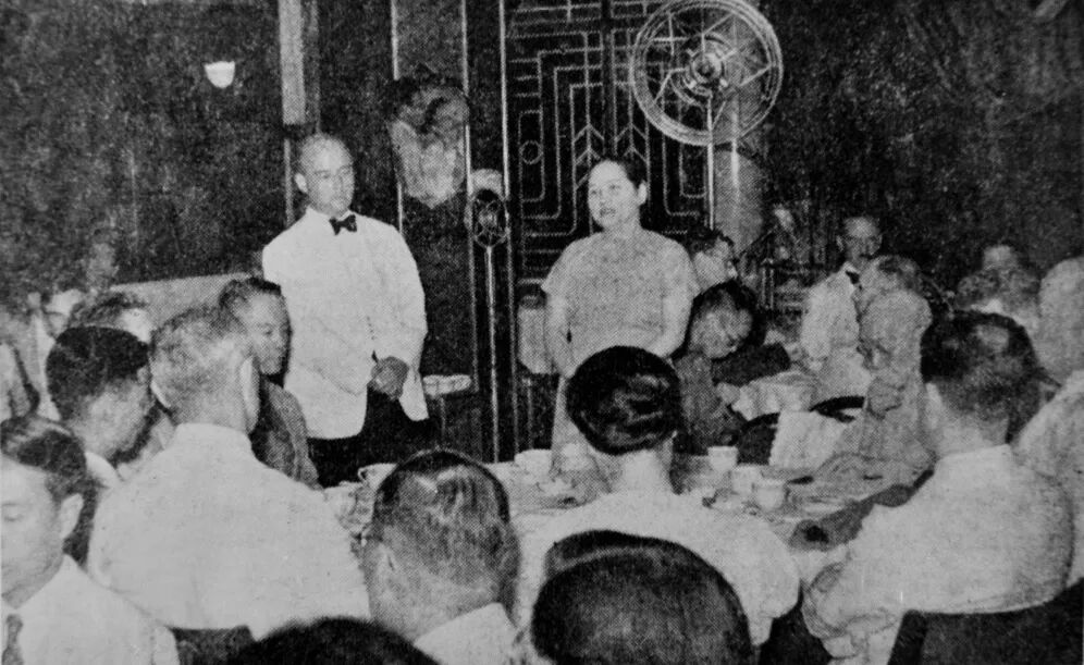 1941年宋庆龄在香港主持“一碗饭运动”开幕式并发表讲话