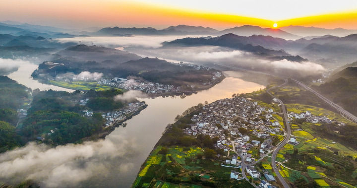 2026年3月15日在安徽省黄山市歙县雄村拍摄的新安江沿岸风景(无人机照片)。新华社发(郑宏 摄)