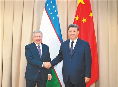 当地时间8月31日下午,国家主席习近平在比什凯克出席2026年上海合作组织峰会期间会见乌兹别克斯坦总统米尔济约耶夫。<BR/>新华社记者 李 响摄