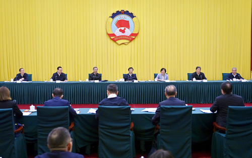 10月21日,十四届全国政协第五十次双周协商座谈会在北京召开,中共中央政治局常委、全国政协主席王沪宁主持会议。 记者 田福良 摄