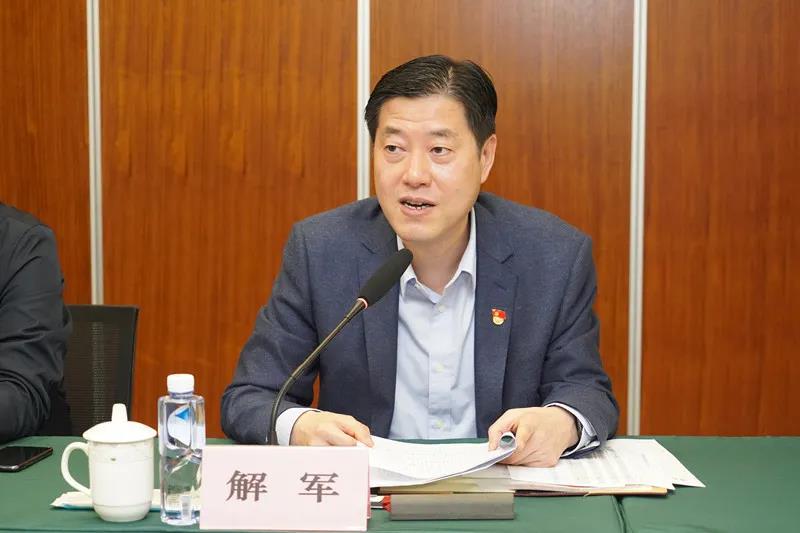 区政协领导参观康桥协商活动站姬兆亮在讲话中指出, 要充分发挥政协