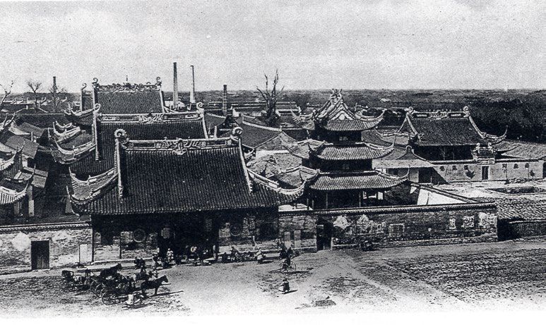 当时区里的承办单位主要是两家——徐汇区财贸办公室和龙华镇人民政府