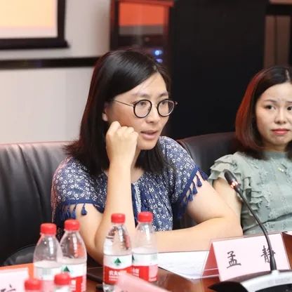 华东师范大学第二附属中学教师孟静表示,线上教育能更好促进师生沟通