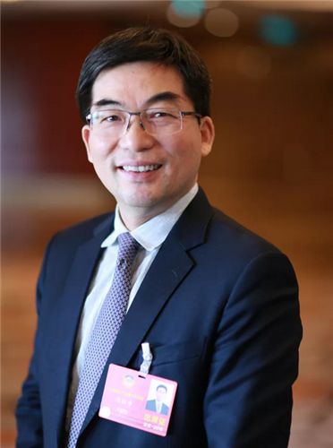 "在以前看中医,石筱山骨伤好,顾筱岩疡科好,韩哲仙治黄疸……可谓妇孺