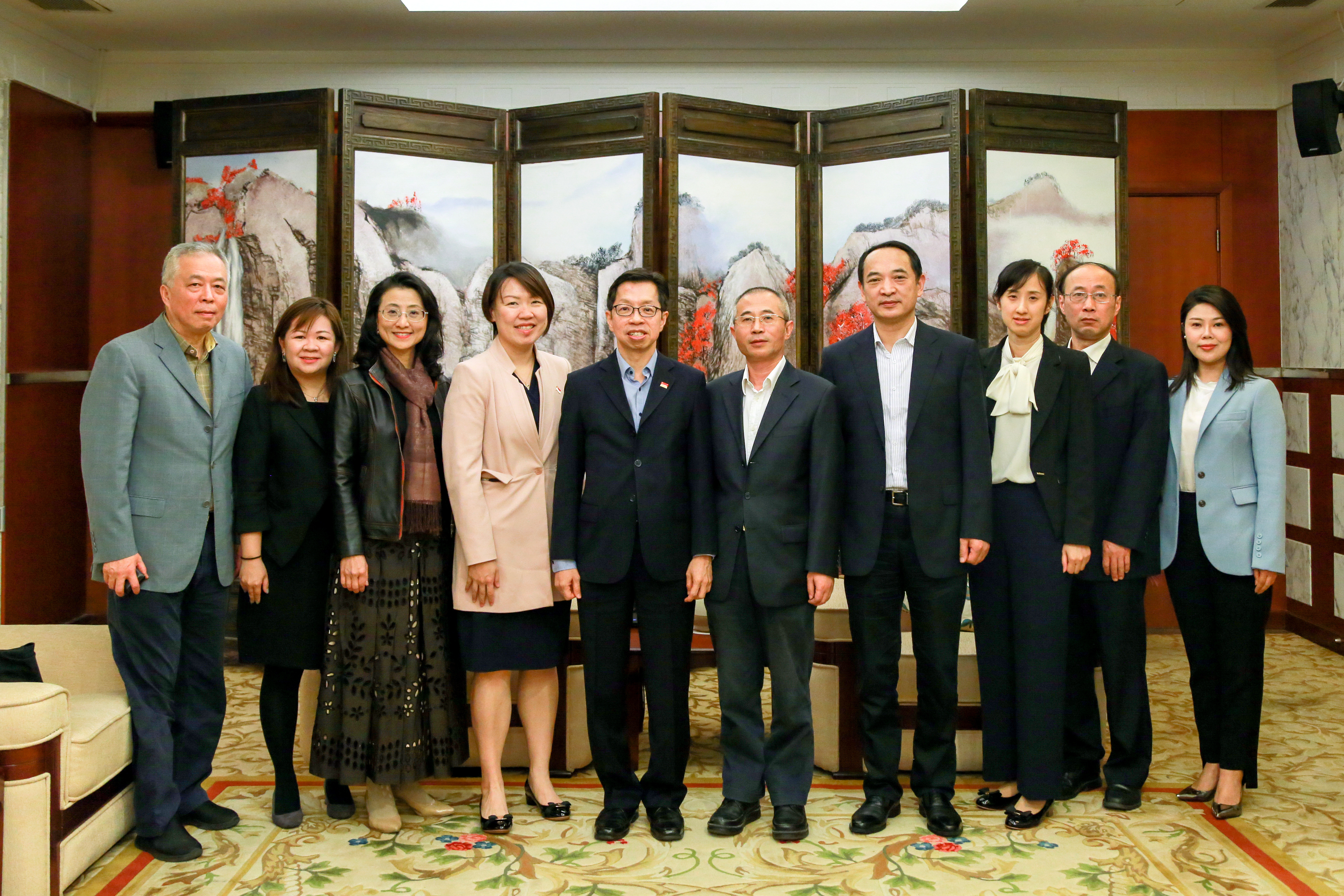 寿子琪会见新加坡驻沪总领事蔡簦合一行