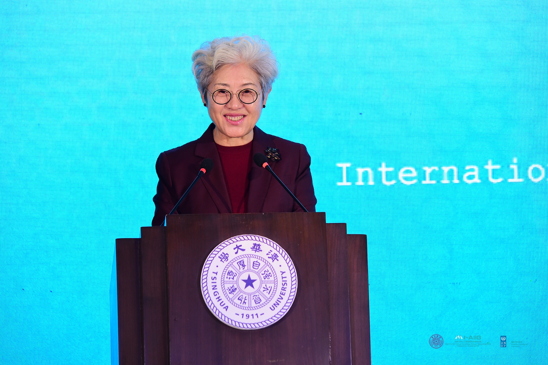 傅莹：中国在AI治理问题上向国际社会释放了清晰的合作信号_热点