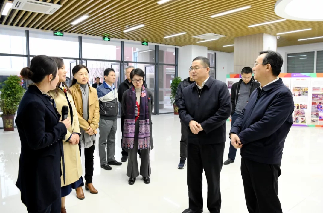 张永清一行实地察看了宿迁市苏州外国语学校,苏州街,阳澄邻里中心,可