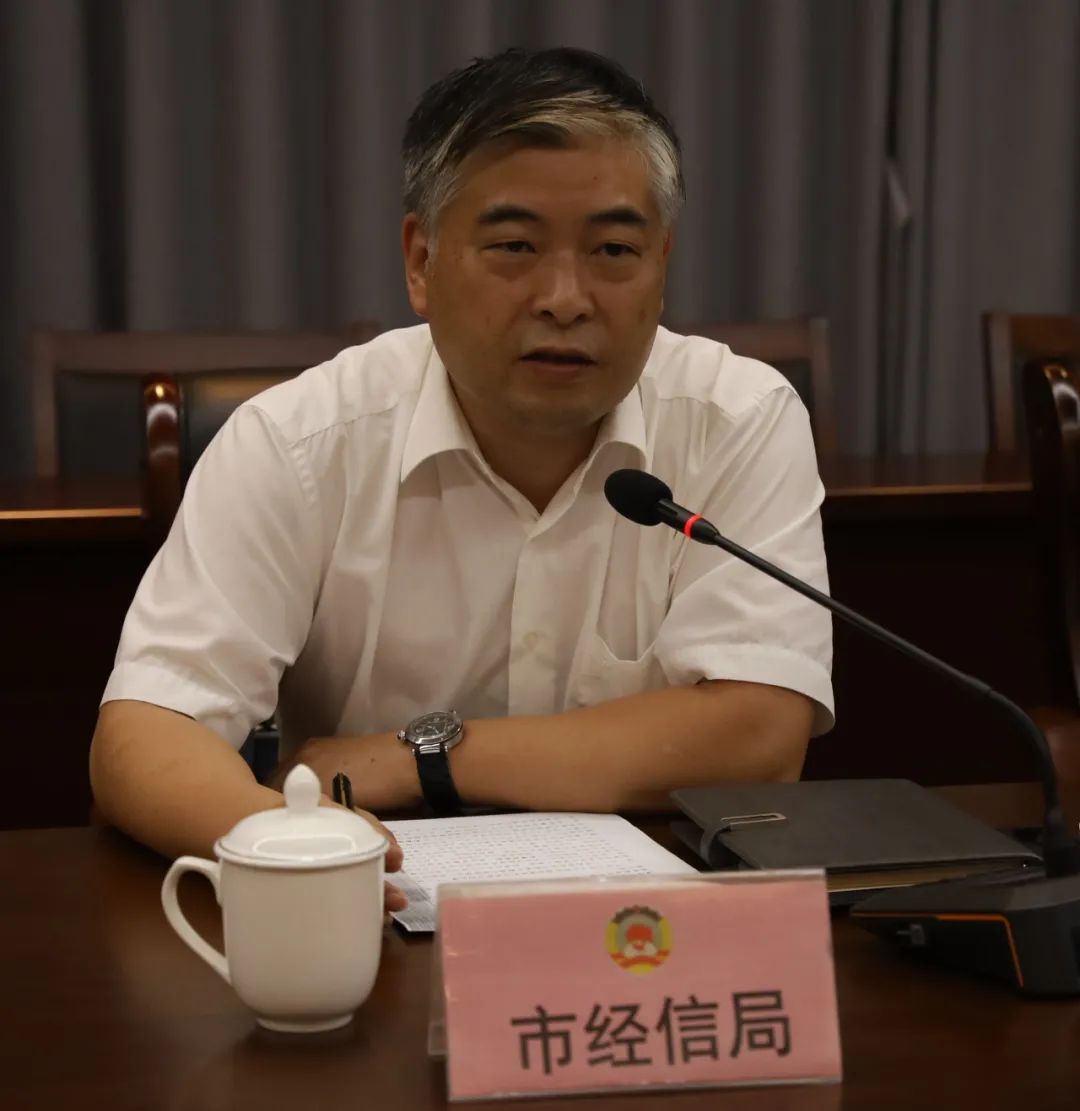 在随后召开的座谈会上,台州市经信局先基办主任李永忠介绍了全市迈向