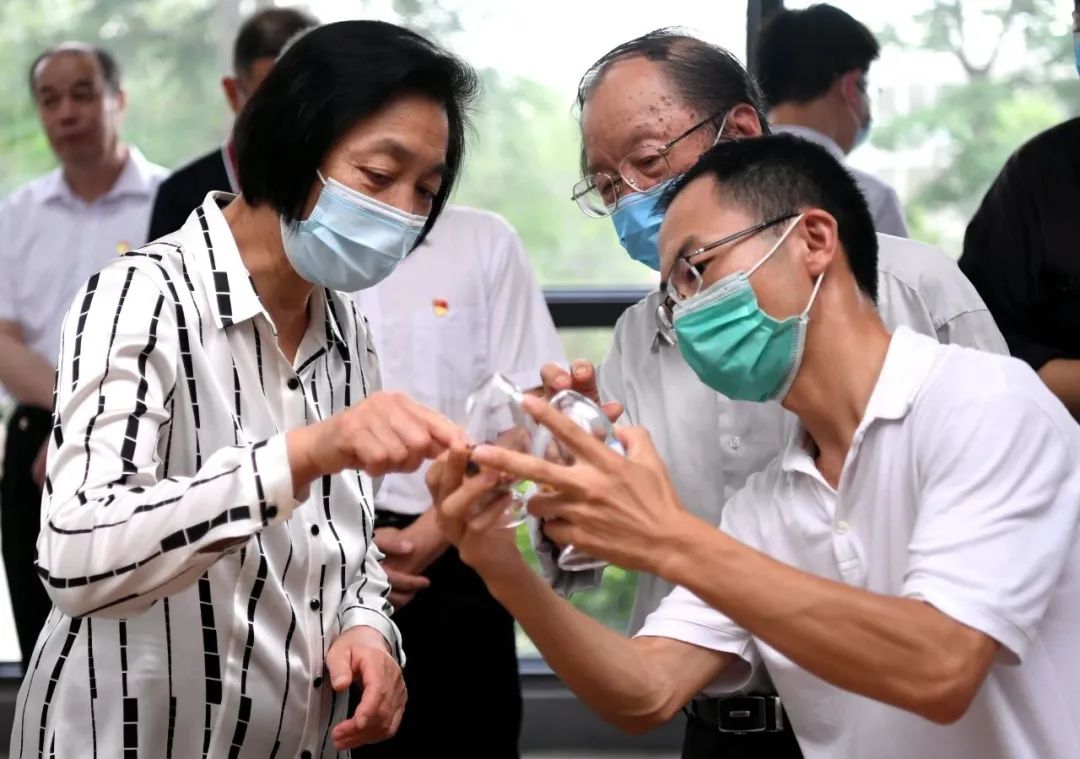 2020年8月3日至6日,全国政协副主席、台盟中央主席苏辉率调研组赴闽围绕“破除制约农村要素集聚的体制机制障碍,提升乡村治理效能”开展台盟中央2020年党派大调研。